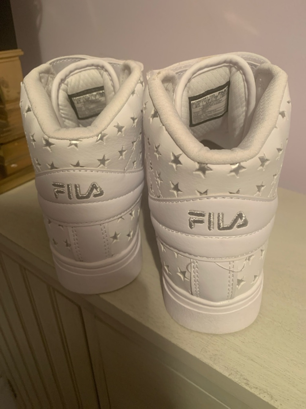 NWOT Fila -Womens White Star-Accent High Top Sneakers - Picture 5 of 8